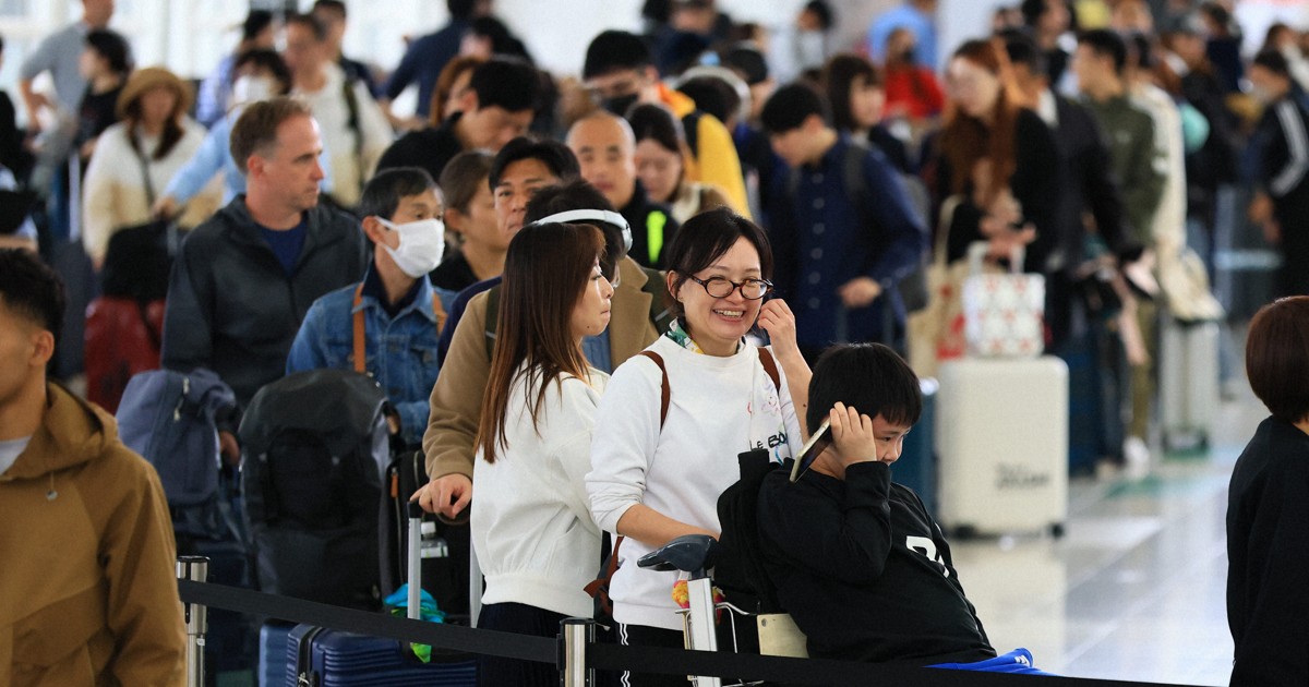 最長12日の大型連休スタート　福岡空港で出国ラッシュ