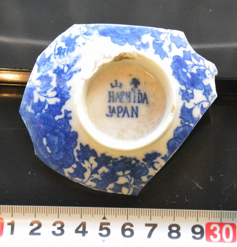 c 砥部焼 10点 産業全盛期の砥部焼を確認 ローマ字の問屋名「JAPAN」表記も 明治後期