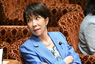参院予算委員会に臨む高市早苗首相＝国会内で2026年4月27日午前8時52分、平田明浩撮影