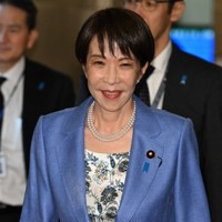 参院予算委員会に臨み、国会内を歩く高市早苗首相＝国会内で2026年4月27日午前8時48分、平田明浩撮影