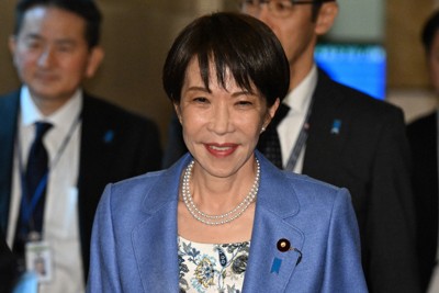 参院予算委員会に臨み、国会内を歩く高市早苗首相＝国会内で2026年4月27日午前8時48分、平田明浩撮影