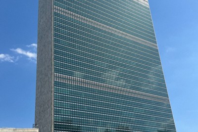 ニューヨークの国連本部ビル＝2026年4月14日午後3時12分、三木幸治撮影