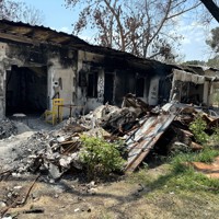 イスラム組織ハマスの越境攻撃の際、焼き払われた住宅＝イスラエル南部ベエリで2024年4月11日午後1時4分、松岡大地撮影