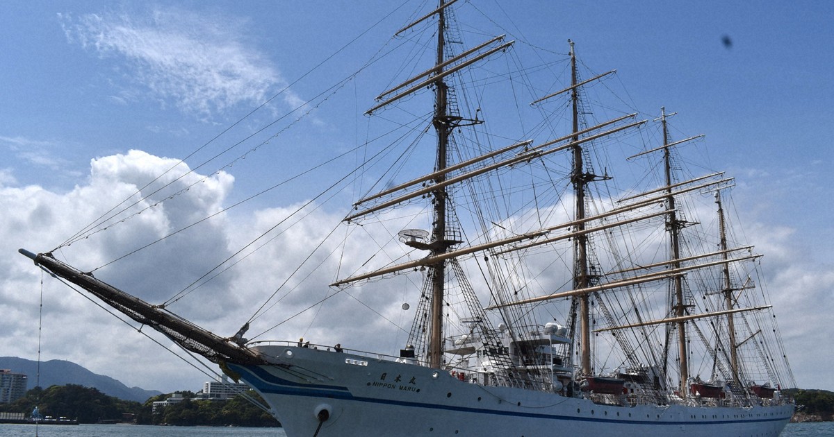 「太平洋の白鳥」練習帆船・日本丸が鳥羽港に　市民ら歓迎　三重