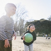 中学受験の成否は、その後の兄弟の成長にどんな影響を与えたのだろうか（写真はイメージ）＝ゲッティ