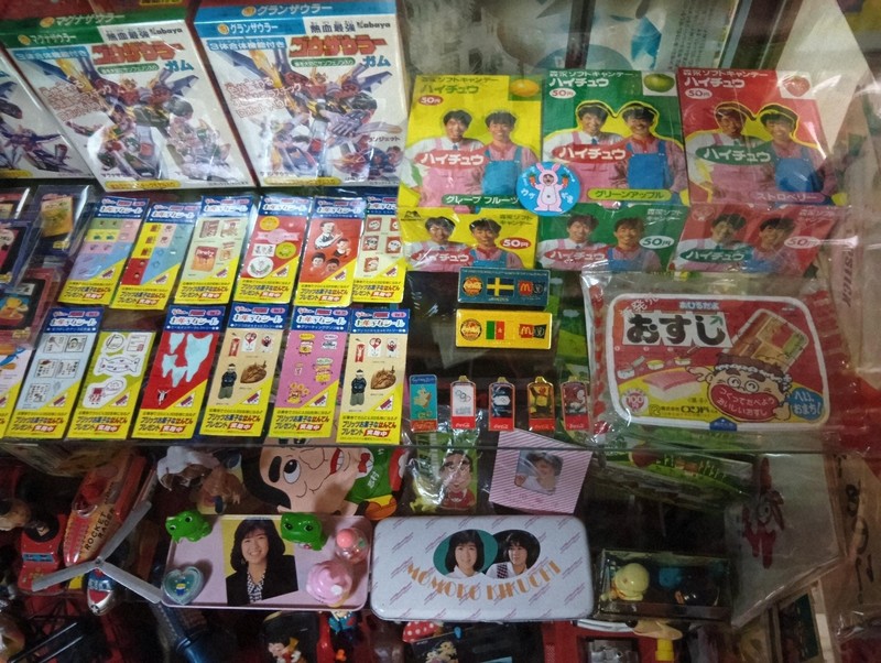 駄菓子屋2階、「昭和」が詰まった社長室 遠方から訪れる人も [写真特集