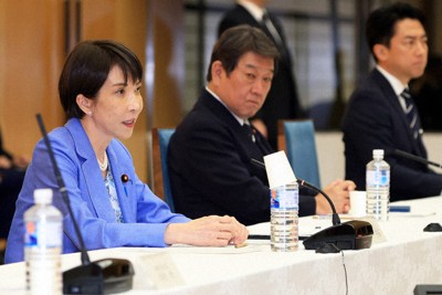 総合的な国力から安全保障を考える有識者会議で発言する高市早苗首相（左端）＝首相官邸で2026年4月27日午後6時54分、滝川大貴撮影
