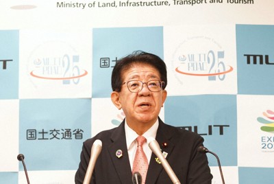 金子恭之国土交通相＝中島昭浩撮影