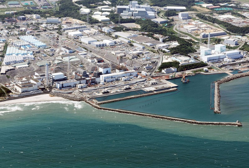 処理水の海洋放出が始まった日の東京電力福島第1原発＝2023年8月24日、本社ヘリから幾島健太郎撮影