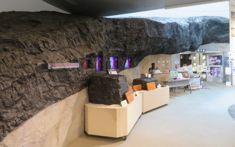 閉山29年の三井三池炭鉱伝える石炭館 坑内作業の体験も 福岡 | 毎日新聞