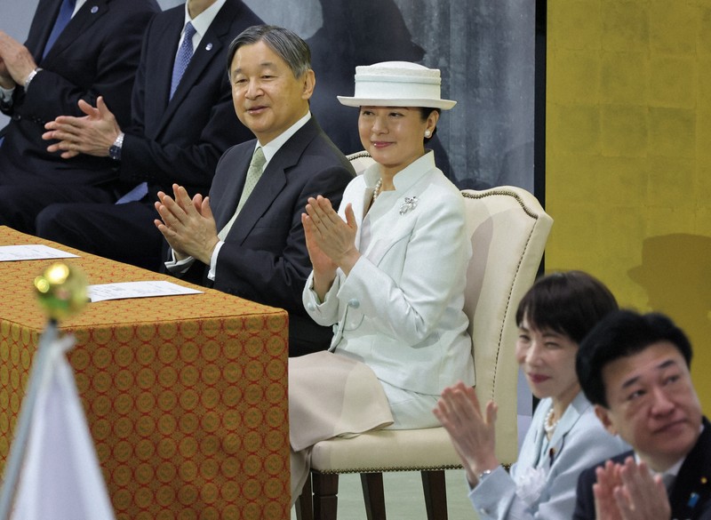 天皇、皇后両陛下が出席 昭和100年記念式典 [写真特集15/14] | 毎日新聞