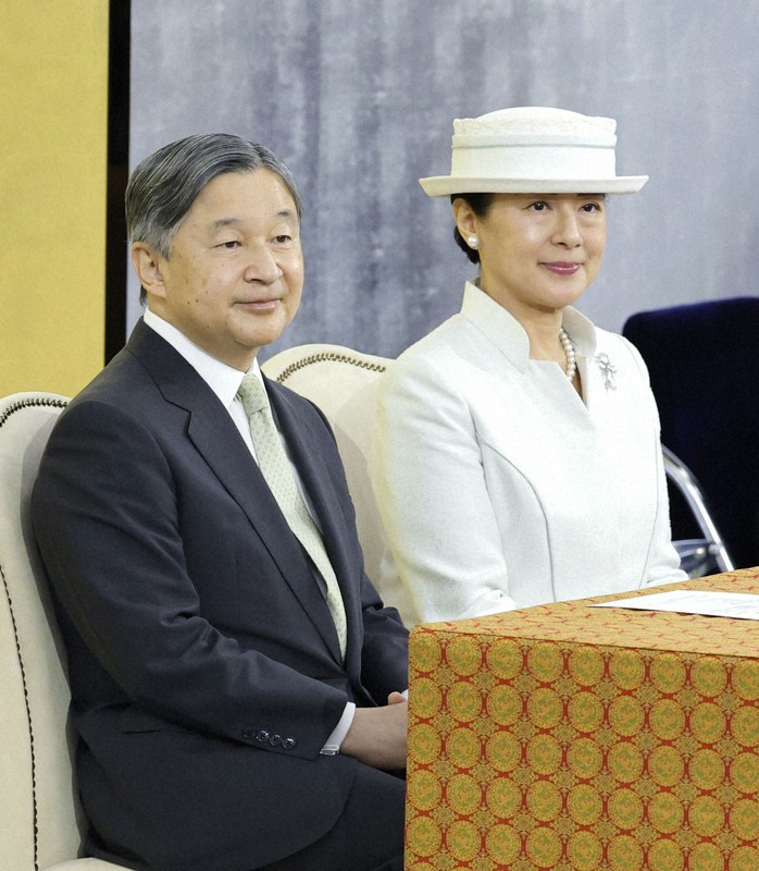 天皇、皇后両陛下が出席 昭和100年記念式典 [写真特集15/14] | 毎日新聞