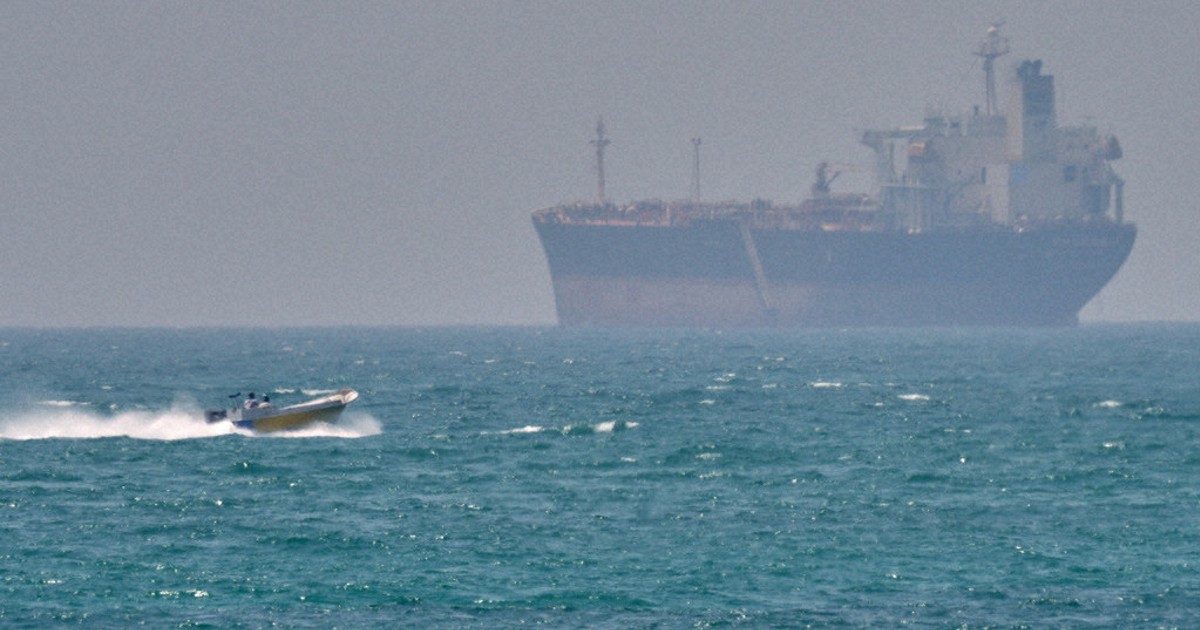 Japan-owned oil tanker passes thorough Strait of Hormuz: media