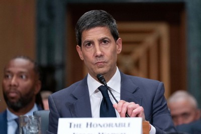 米上院公聴会で証言するウォーシュ元FRB理事＝21日（共同）