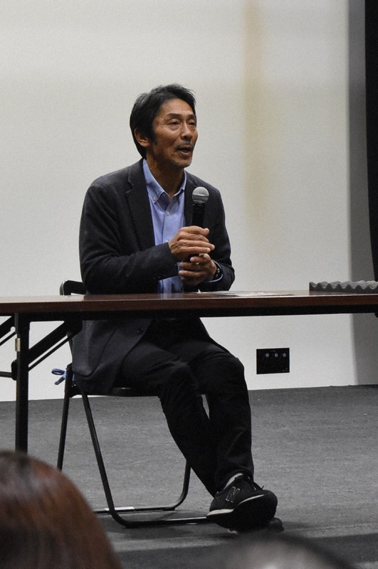 静かな口調で水俣病に苦しんだ家族の話をする杉本肇さん＝福島県いわき市で2023年11月26日午後1時19分、柿沼秀行撮影