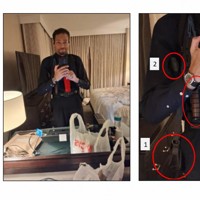 銃撃事件を起こす直前、アレン容疑者が自分を撮影した写真。複数の武器を所持しているのが分かる＝米司法省提供・AP