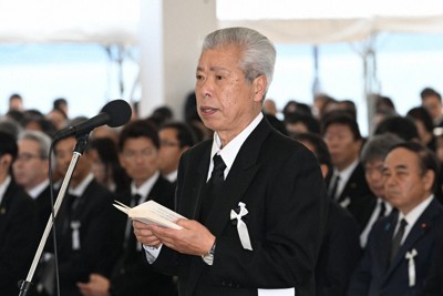 水俣病患者・遺族代表で祈りの言葉を述べる緒方正実さん＝熊本県水俣市で2026年5月1日午後2時17分、矢頭智剛撮影