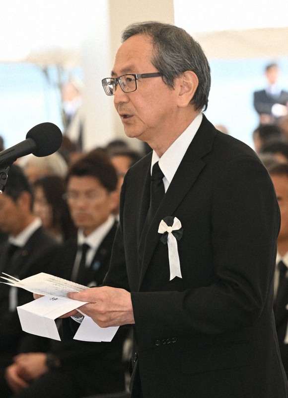 水俣病犠牲者慰霊式で祈りの言葉を述べる山田敬三・チッソ社長＝熊本県水俣市で2026年5月1日午後2時48分、矢頭智剛撮影