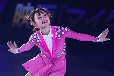 アイスショー「ブルーム・オン・アイス」で演技する島田麻央＝兵庫県尼崎市の尼崎スポーツの森で2026年5月1日、前田梨里子撮影