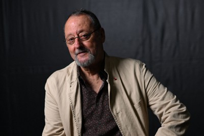 俳優のジャン・レノさん。「今回の自伝的作品は、映画や映像ではなく、生身の自分が舞台で演じる、というのが明白な答えとしてあった」と語る＝東京都中央区で2026年4月22日、内藤絵美撮影