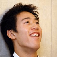 インタビューに答えるプロテニスプレーヤーの錦織圭選手＝大阪市中央区のホテルニューオータニ大阪で2009年3月4日、幾島健太郎撮影