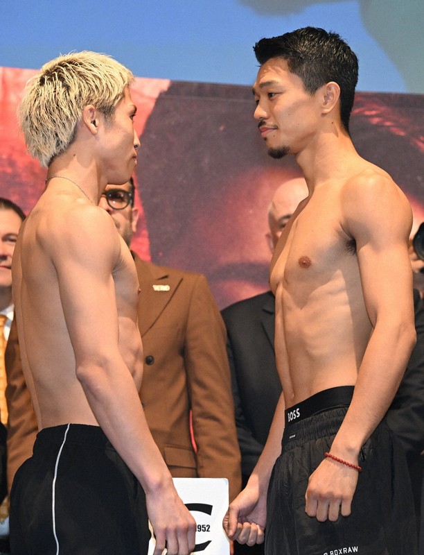 ボクシング世界戦 井上尚弥と中谷潤人が公開計量をパス [写真特集11/12
