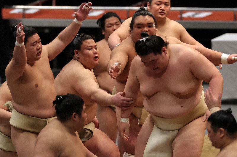 大相撲夏場所・横綱審議委員会による稽古総見 [写真特集1/11] | 毎日新聞