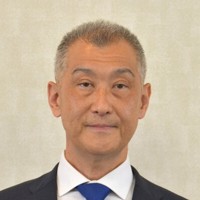 立候補表明した城崎雅文氏＝宮津市の宮津商工会議所で2026年5月1日午前11時5分、塩田敏夫撮影