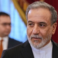 イランのアラグチ外相＝ロシア西部で2026年4月27日、AP