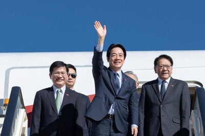台湾の頼清徳総統（中央）＝頼氏のフェイスブックから
