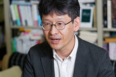 「防災の倫理」について語る京都大の児玉聡教授＝京都市左京区で2026年4月9日、村田貴司撮影