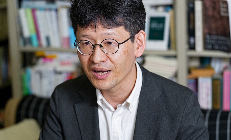 「防災の倫理」について語る京都大の児玉聡教授＝京都市左京区で2026年4月9日、村田貴司撮影
