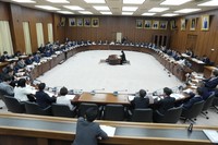 This photo shows the House of Representatives' Commission on the Constitution on April 16, 2026. (Kyodo)