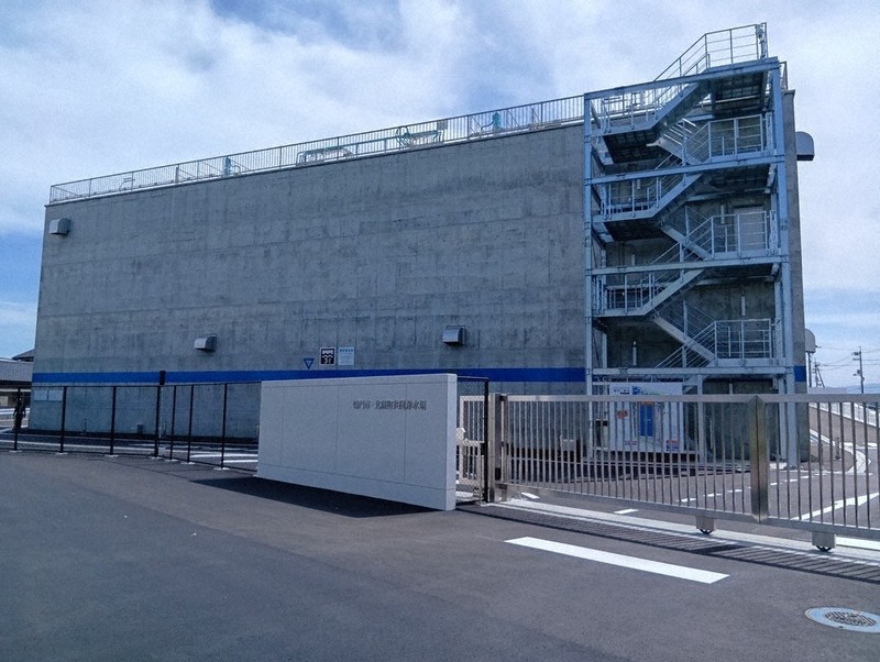 供用が始まった「鳴門市・北島町共同浄水場」＝徳島県北島町高房で2026年4月21日午後1時59分、植松晃一撮影