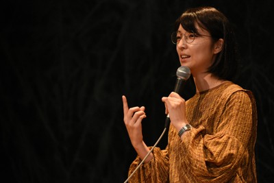 「国と国ではなく、人にとって戦争とは何なのか見つめなければ」と語るピースボート共同代表の畠山澄子さん＝長崎市の長崎原爆資料館で2026年5月3日午後1時46分、土田暁彦撮影