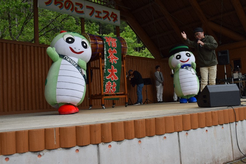 ツチノコを捜せ! 800人の懸命な捜索の結果は… 岐阜・東白川 [写真特集1