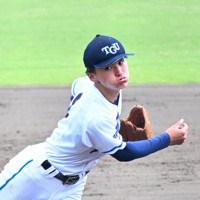 【東京学館浦安－専大松戸】専大松戸の強力打線を相手に9回まで投げきった東京学館浦安の玉川＝千葉市稲毛区の県総合スポーツセンター野球場で2026年5月3日午後2時29分、高梨晃世撮影