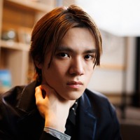 ポーズをとる宇野昌磨さん＝東京都千代田区の「LEXUS　MEETS...」で2026年4月3日、吉田航太撮影