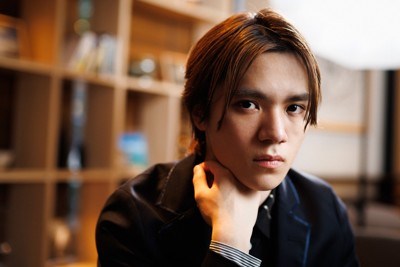 ポーズをとる宇野昌磨さん＝東京都千代田区の「LEXUS　MEETS...」で2026年4月3日、吉田航太撮影
