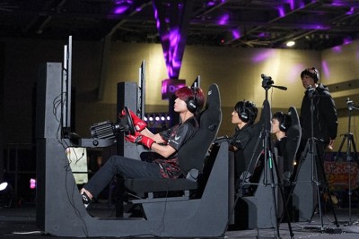 競技中のeスポーツ日本代表候補選手ら＝愛知eスポーツ連合提供