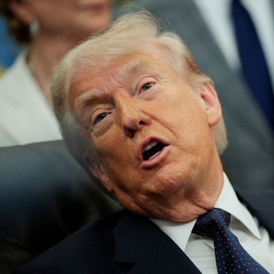 トランプ氏、脱出支援の一時停止を表明　ホルムズ海峡の停留船