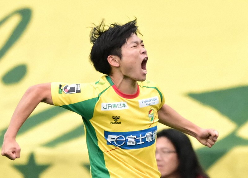 17歲姫野誠攻破長友佑都防線，斬獲本賽季首球