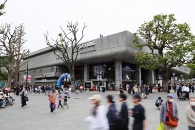 改修のため休館する東京文化会館＝東京都台東区で2026年5月6日午後4時58分、吉田航太撮影