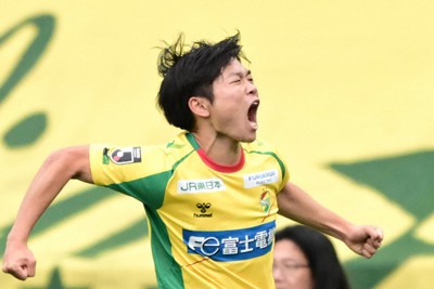 17歲姫野誠攻破長友佑都防線，斬獲本賽季首球
