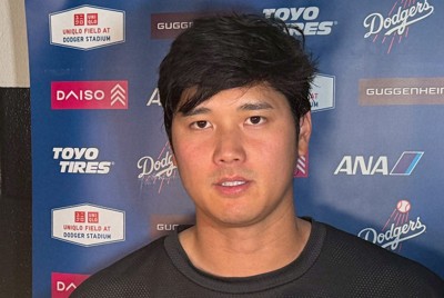 試合後、報道陣の取材に応じるドジャース・大谷翔平（撮影・奥田　秀樹通信員）