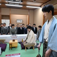 藤井名人對戰糸谷九段，第3局節奏明快，展現糸谷九段風格
