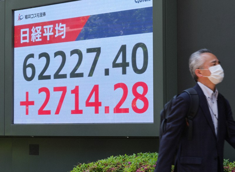 日經指數盤中首度衝破6萬2千點 終結戰事預期推升日股