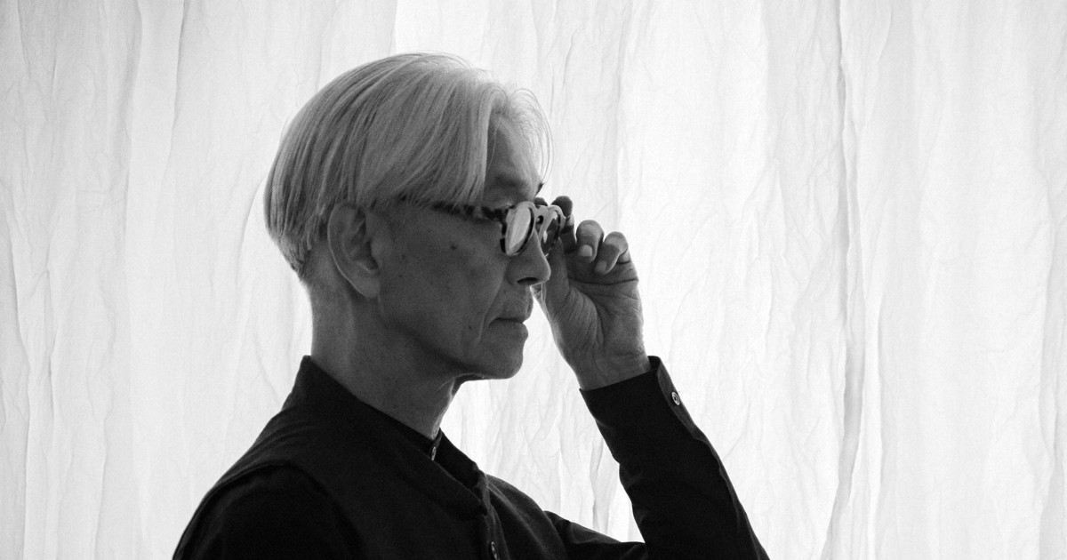 坂本龍一氏が実際に手に取り読んでいた古本 坂本龍一の演奏を触れられる距離で 複合現実（MR）で再現 | わたしの