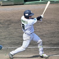 2025年の都市対抗野球県2次予選で、日本通運の山本空が勝ち越しの適時三塁打を放つ＝さいたま市の県営大宮公園野球場で、板鼻歳也撮影