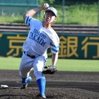 【大和高田クラブ－ムラチグループ】5安打に抑えて完封した大和高田クラブ・大森＝京都市のわかさスタジアム京都で、来住哲司撮影